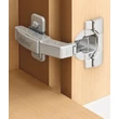 BLUM 71B3750 Clip-Top BLUMOTION Közézáródó Pillér Kivetőpánt 95°, csavaros