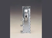 Forest SZEKRÉNY FÜGGESZTŐ 816-OS VASALAT JOBBOS 148×53,5×19 mm HORGANYZOTT - 10009600250