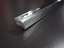 Forest MŰANYAG ÜVEGBEFOGÓ PROFIL F HOSSZ: 2000 MM KRÓM - 10015500200