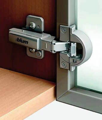 BLUM 71B950A Clip-Top BLUMOTION Aluminium Keret Ráütődő Kivetőpánt 95°, csavaros