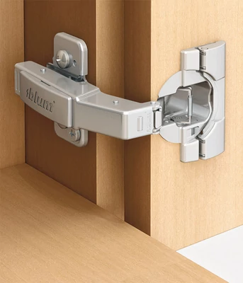 BLUM 71B3750 Clip-Top BLUMOTION Közézáródó Pillér Kivetőpánt 95°, csavaros