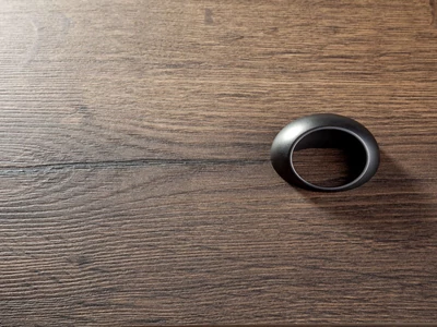 BÚTORFOGANTYÚ E103-32 MM MATT FEKETE