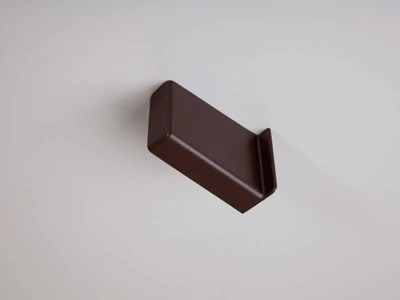 SZEKRÉNY FÜGGESZTŐ 806-OS TAKARÓSAPKA BALOS 67x43x26mm SÖTÉT BARNA