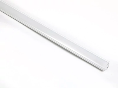 LED PROFIL 45 FOKOS SAROK PROFIL OPÁL BORÍTÁSSAL 2M FEHÉR