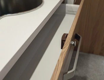229.03.420 Häfele Műanyag Rozetta Push-Lock Zárakhoz 19mm Ajtóvastagsághoz Matt Krómozott