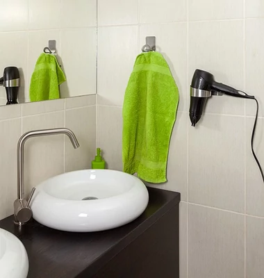 FÜRDŐSZOBAI KIEGÉSZÍTŐ ÖNTAPADÓS SZIMPLA AKASZTÓ 55x75x40 MM SZÁLCSISZOLT