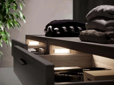 LED VILÁGÍTÁS HIDDI 3.1W 3900K 24V DC IR-ÉRZÉKELŐVEL+ÖNTAPADÓS KÁBELCSATORNÁVAL 98x25x15mm FEHÉR