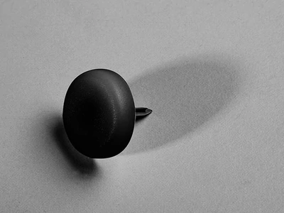 Forest PADLÓVÉDŐ CSÚSZTATÓSZEG 25mm SZEGGEL FEKETE - 10015506032